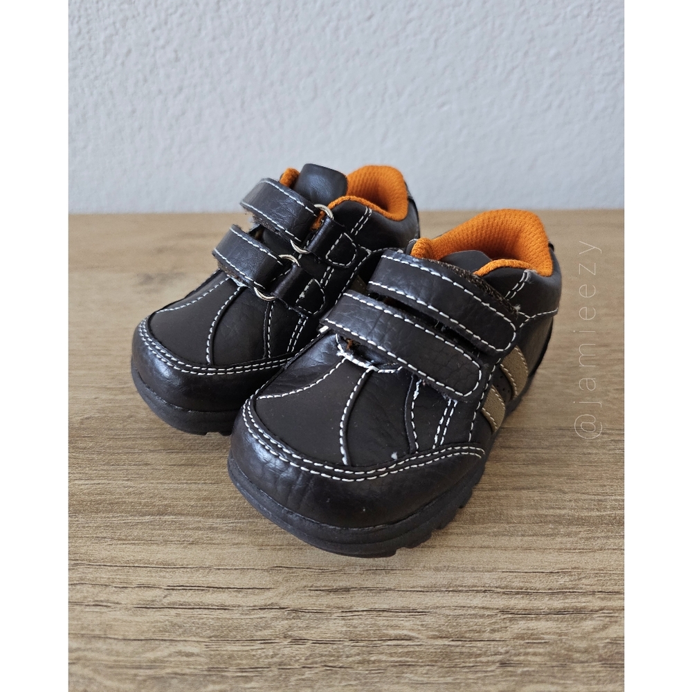 Teeny Toes (Baby) | Velcro Faux Leather Sneakers - Wide